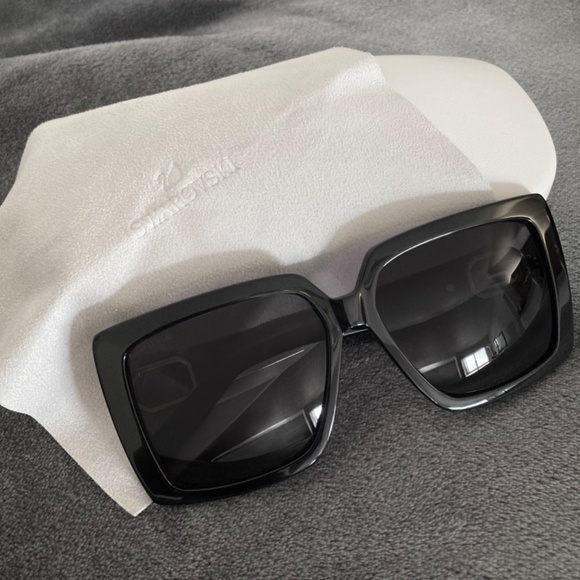 Oversized Swarovski Sunglasses SK 351 01A - Black Frame With Dark Gray Lenses - Picture 2 of 10